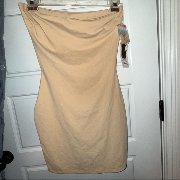 Spanx Assets Red Hot Nude Sleek Slimmers Strapless Slip 2253 NWT includes straps - Picture 6 of 8